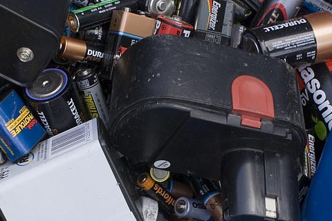 周口蓄电池回收厂家|车电池回收多少钱